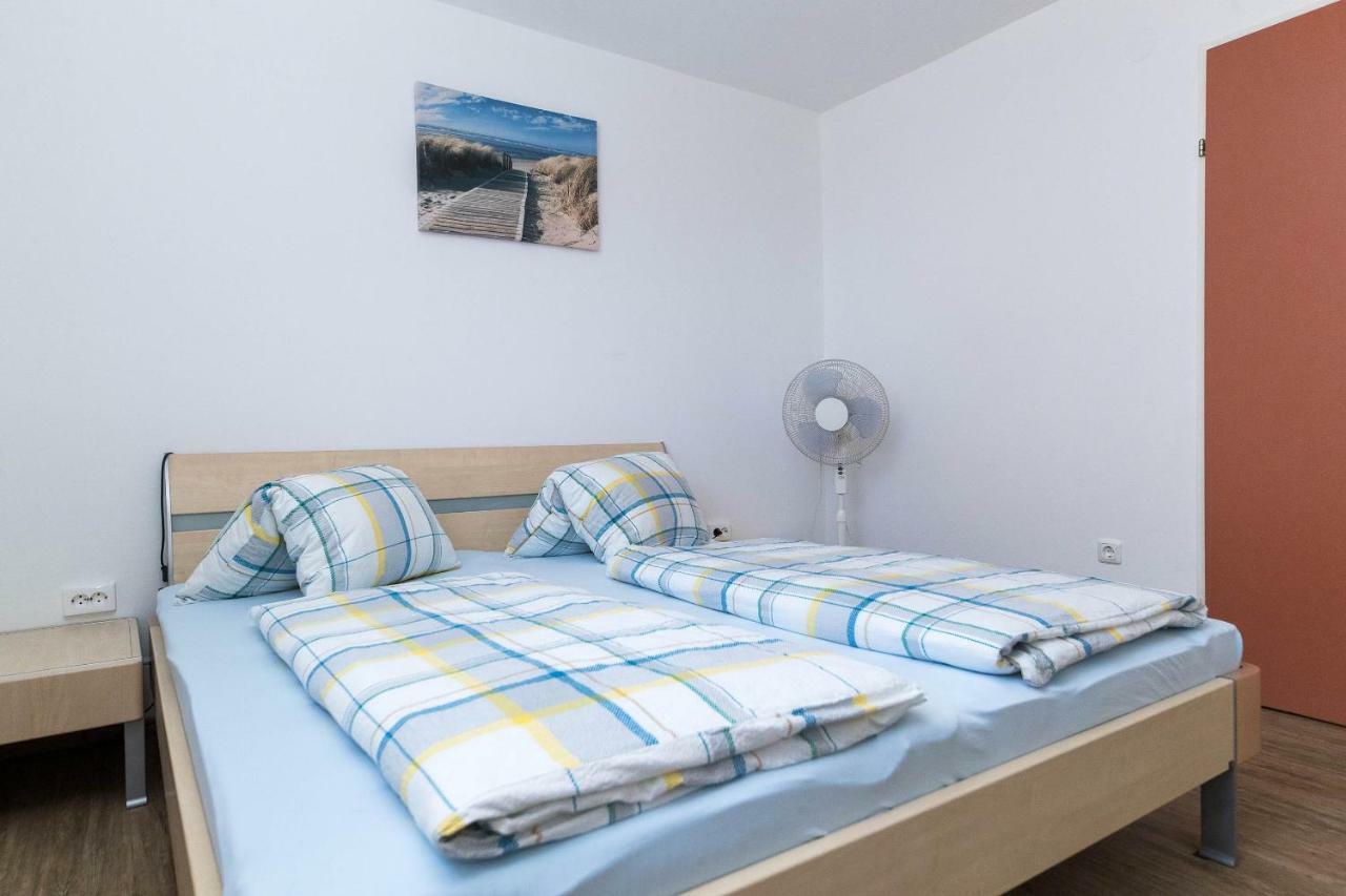 Moderne Souterrainwohnung Crikvenica Bagian luar foto