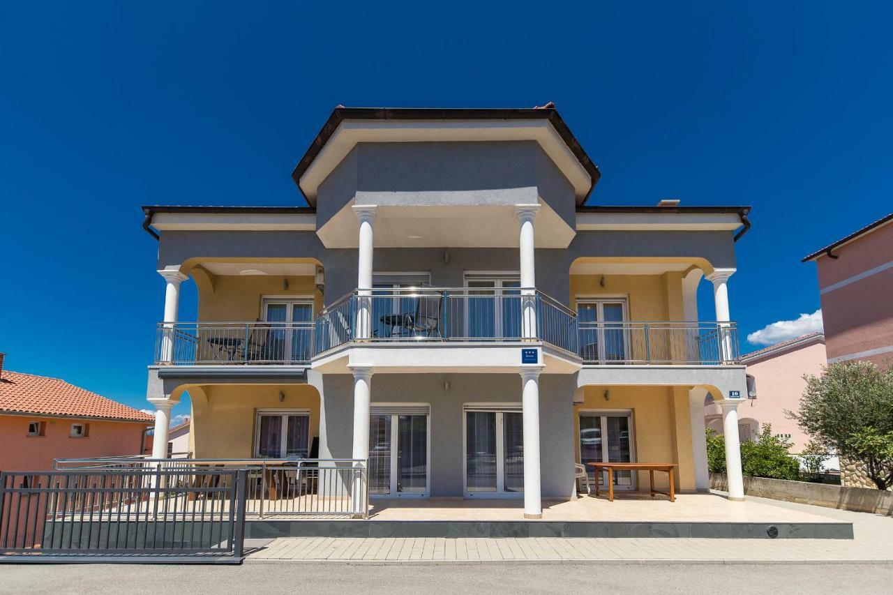Moderne Souterrainwohnung Crikvenica Bagian luar foto