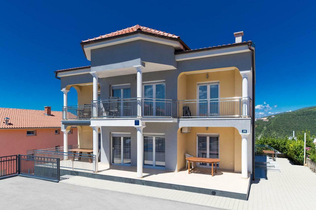 Moderne Souterrainwohnung Crikvenica Bagian luar foto
